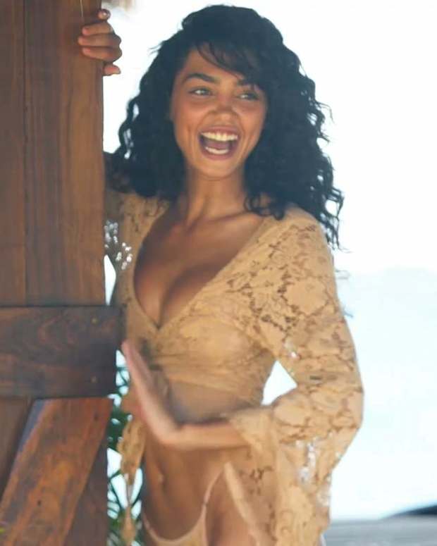 Raven Lyn Outtakes SI Swimsuit 2018
